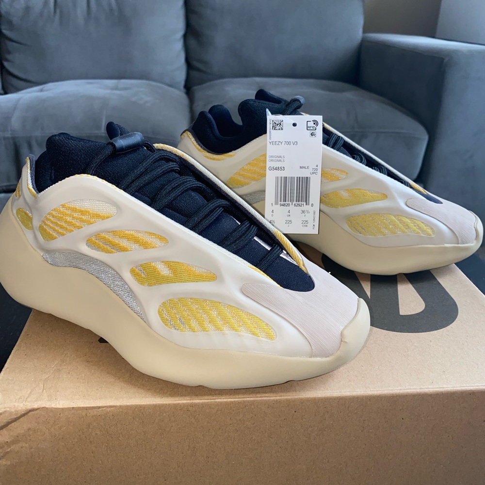 YEEZY 700 V3 in color safflower